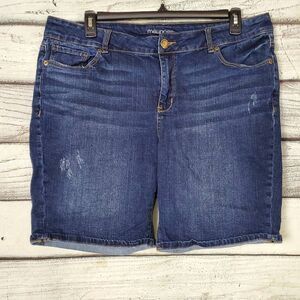 Maurices Medium Wash Denim Shorts Women’s Size 20 Plus Stretch Jean Cuffed